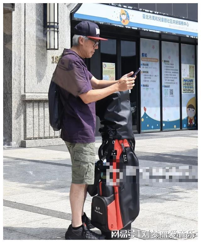 半退休张宇曝近况！头发全白打高尔夫球坚持帮助好友袁惟仁多年(图7)
