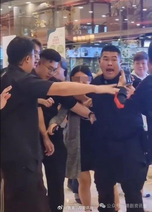 TVB视帝大马遭「低胸攻势」！保安不敌狂粉 暖心解围反陷争议漩涡(图5)
