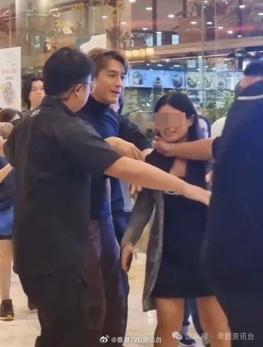 TVB视帝大马遭「低胸攻势」！保安不敌狂粉 暖心解围反陷争议漩涡(图6)