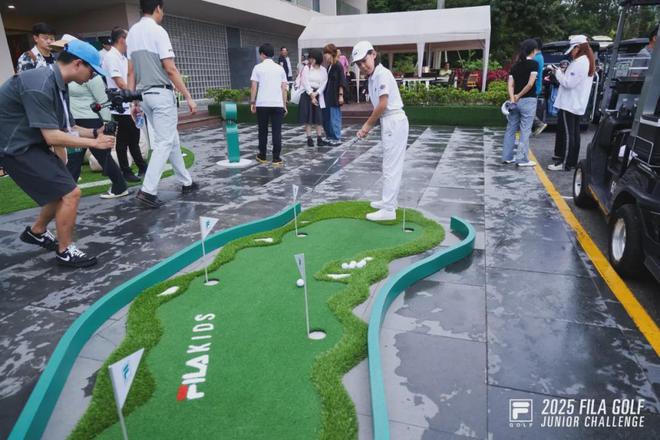 这里发掘了“殷若宁二号”(图17)