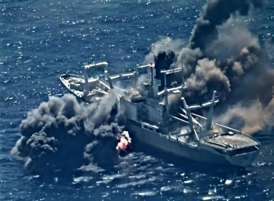 炸了个寂寞美军B-2轰炸机空袭也门胡塞武装依然追打美国航母(图4)