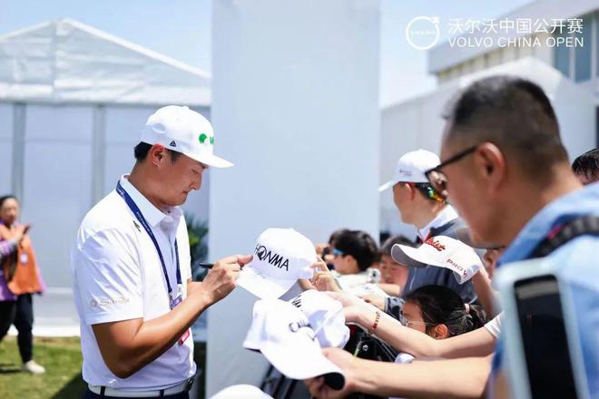 为什么她能在绳圈内跟组李昊桐？