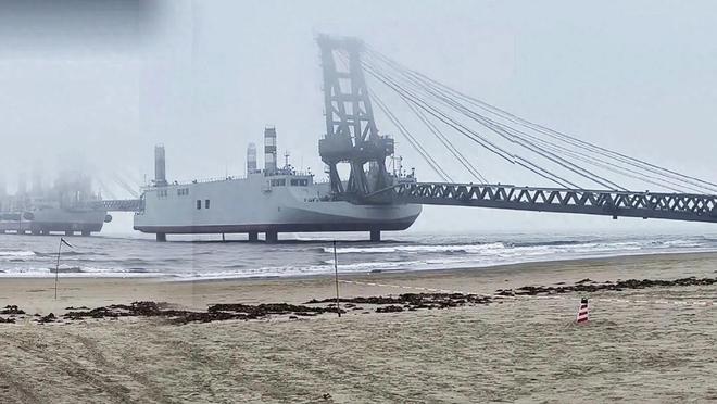 中国神秘驳船刷爆外网专为登陆小岛送货定制？台海已到最后阶段