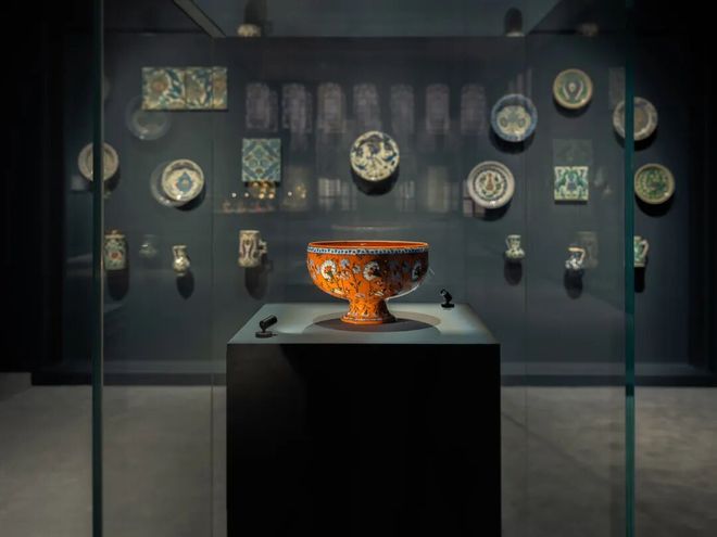 北京迪奥之家亮相；CCD雍熙荣揭幕；瑞典涂抹莫奈画作案被判无罪？(图10)