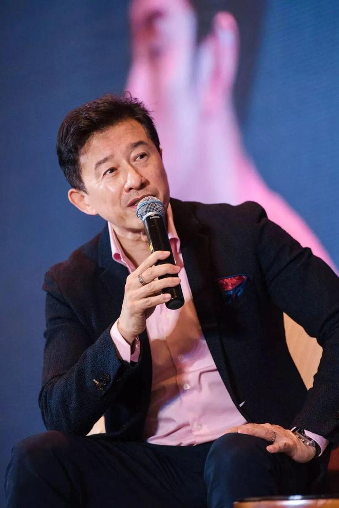 北京迪奥之家亮相；CCD雍熙荣揭幕；瑞典涂抹莫奈画作案被判无罪？(图7)